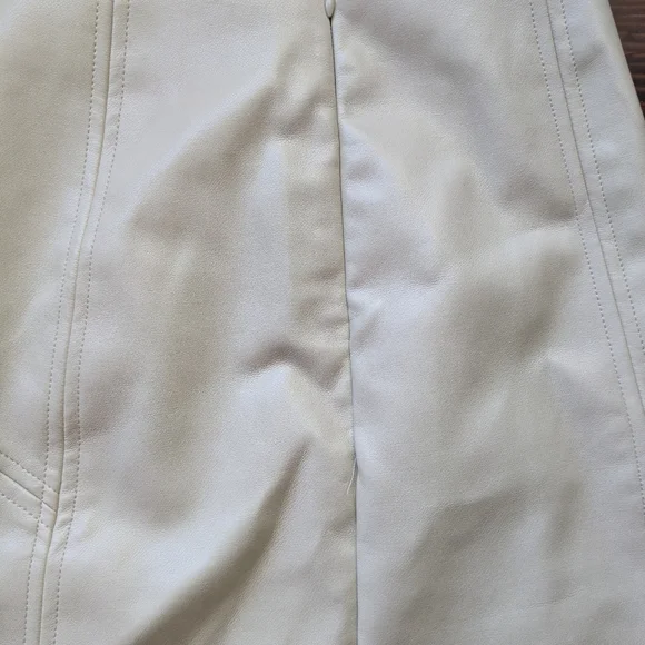 Bagatelle Collection Faux Leather Mini Skirt Cream White Women’s (Approx. Large) - Picture 4 of 5